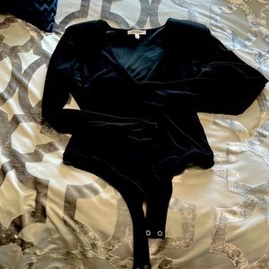 Good American bodysuit with shoulder pads